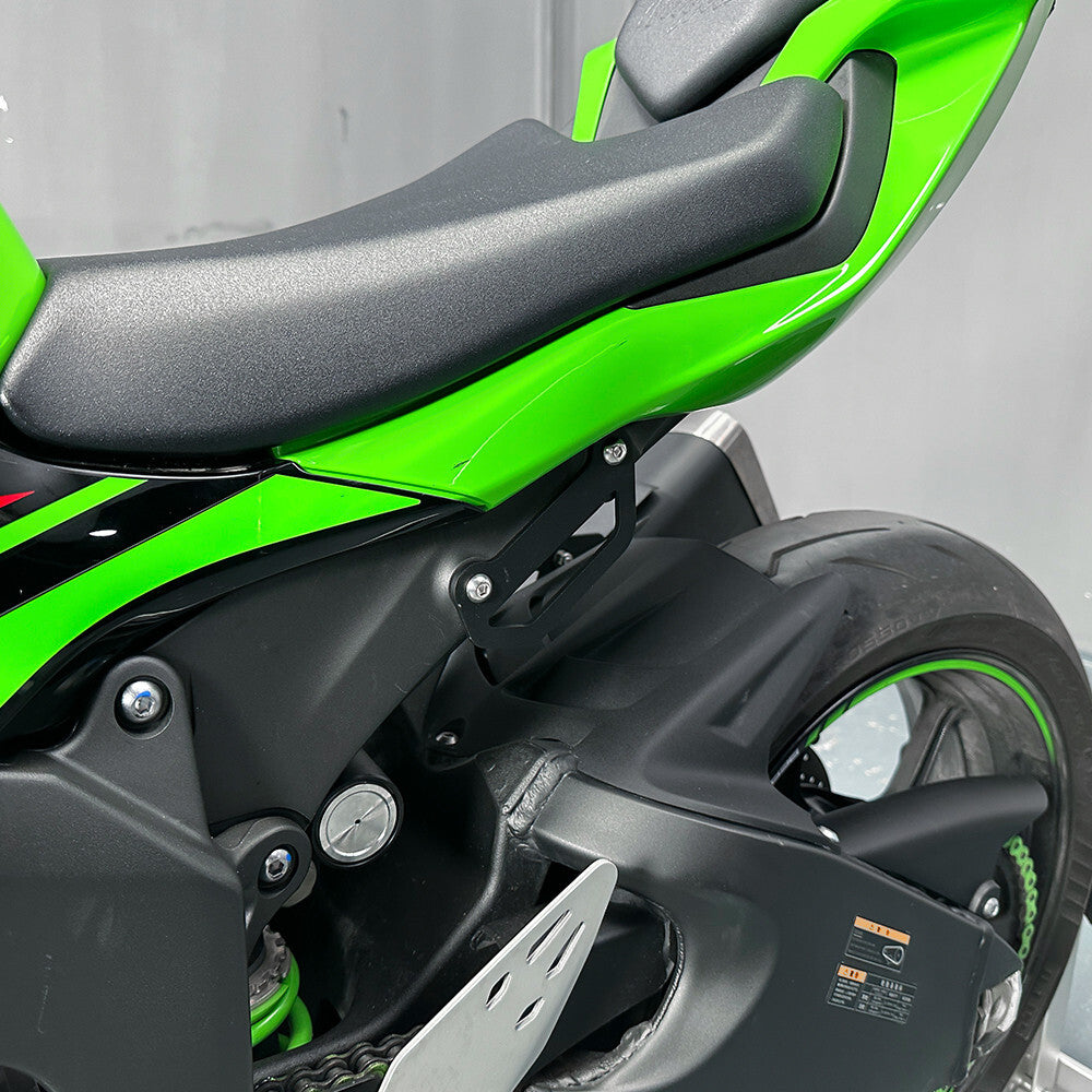 Rear Footrest Blanking Plates Footpeg Exhaust Bracket For KAWASAKI NINJA ZX-6R+